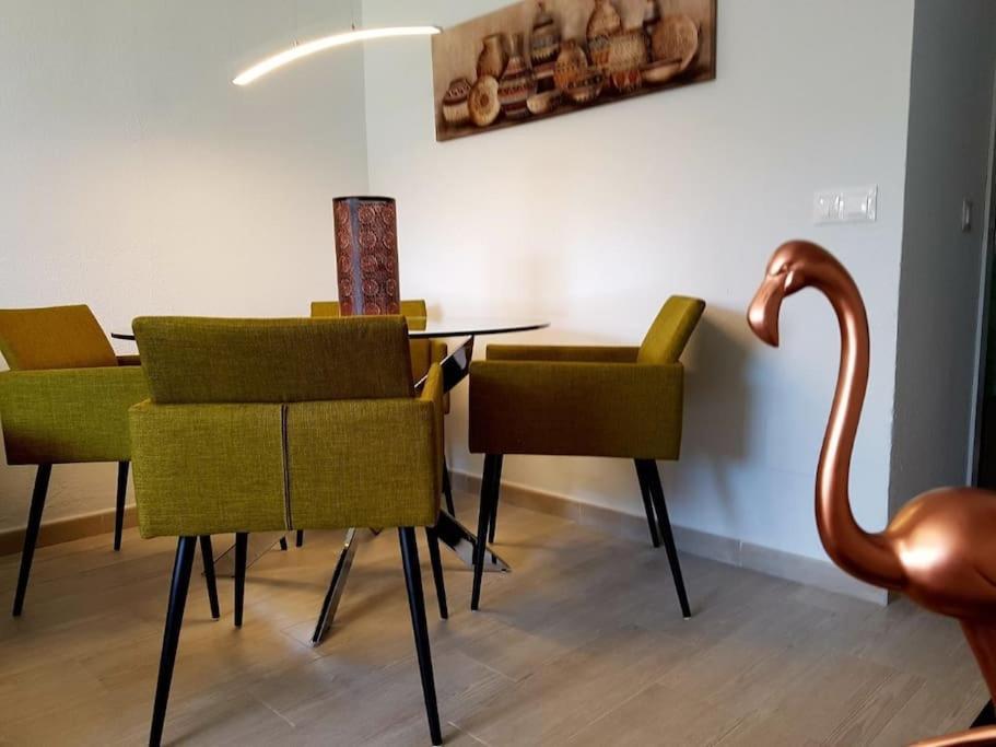 Beautiful Apartment In La Carihuela, 토레몰리노스 외부 사진