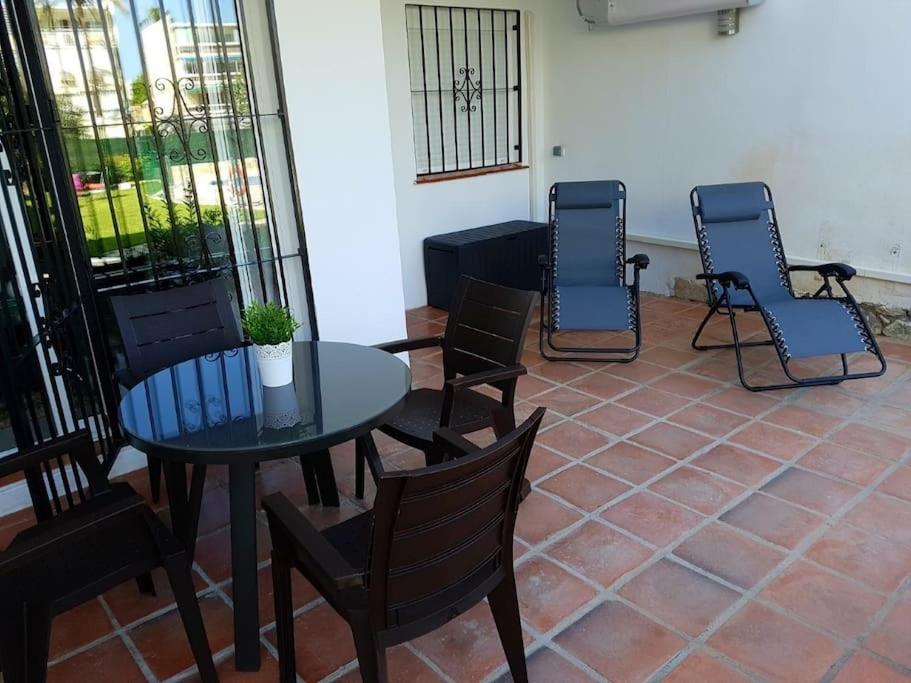 Beautiful Apartment In La Carihuela, 토레몰리노스 외부 사진